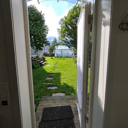 Guest house In The Garden Hokksund